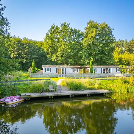 Hytte Drewniane Na Splawiu Nad Morzem