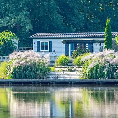 Hytte Drewniane Na Splawiu Nad Morzem *