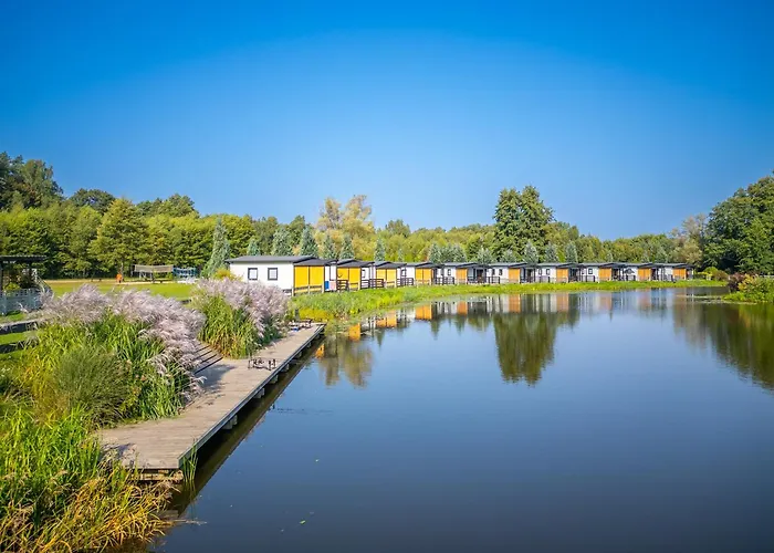 Lodge Drewniane Na Splawiu Nad Morzem